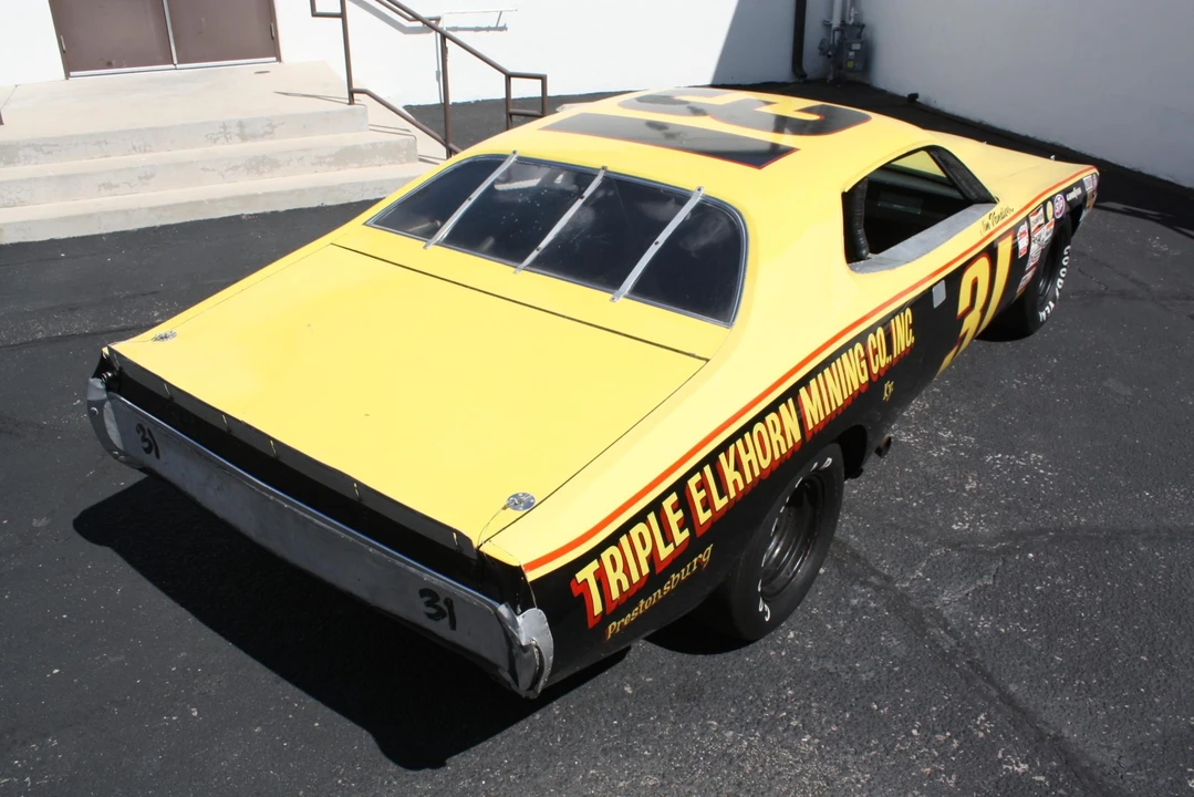 1974 Dodge Charger Hemi 3rd Gen - Image 14 of 31