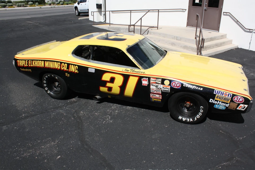 1974 Dodge Charger Hemi 3rd Gen - Image 20 of 31