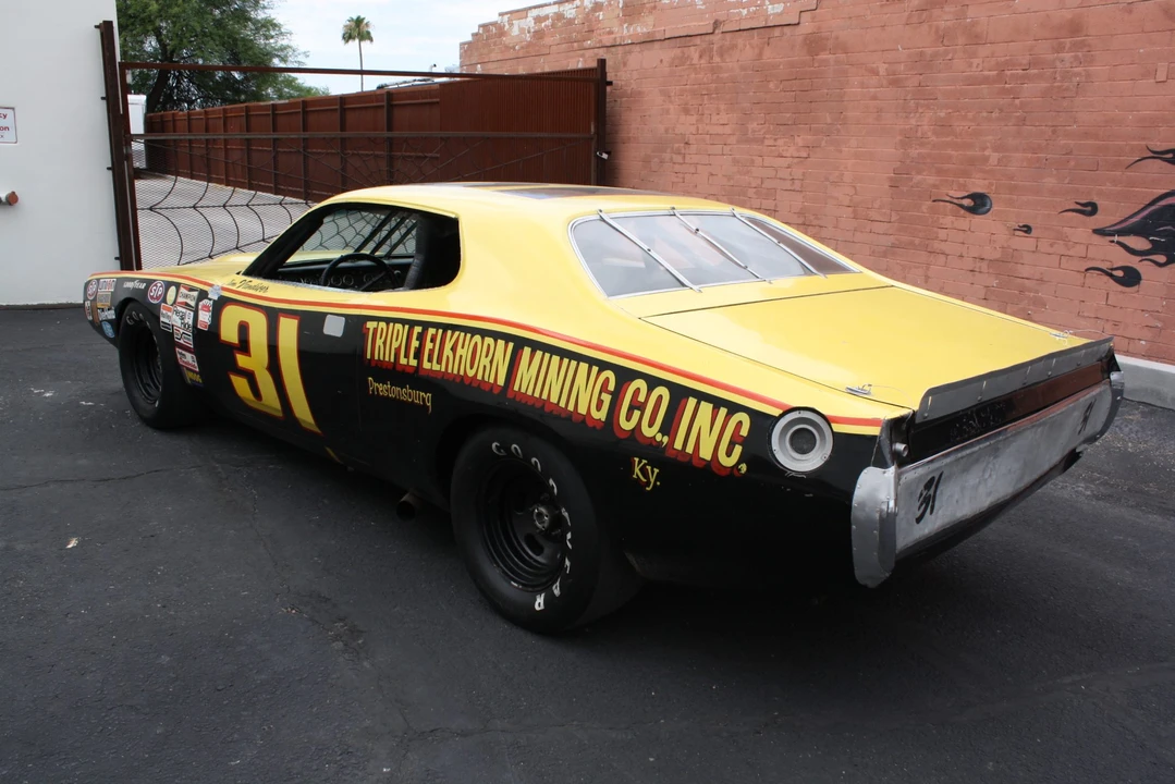 1974 Dodge Charger Hemi 3rd Gen - Image 10 of 31