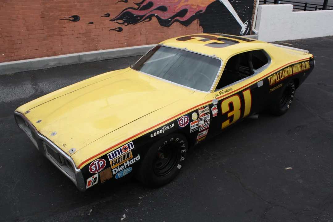 1974 Dodge Charger Hemi 3rd Gen - Image 6 of 31