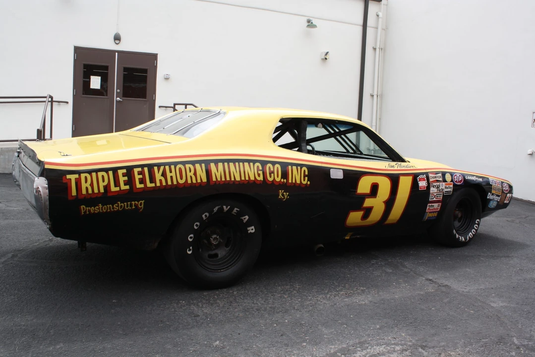 1974 Dodge Charger Hemi 3rd Gen - Image 18 of 31