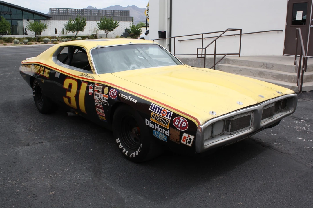 1974 Dodge Charger Hemi 3rd Gen - Image 24 of 31