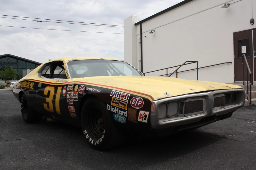 1974 Dodge Charger Hemi 3rd Gen - Image 25 of 31