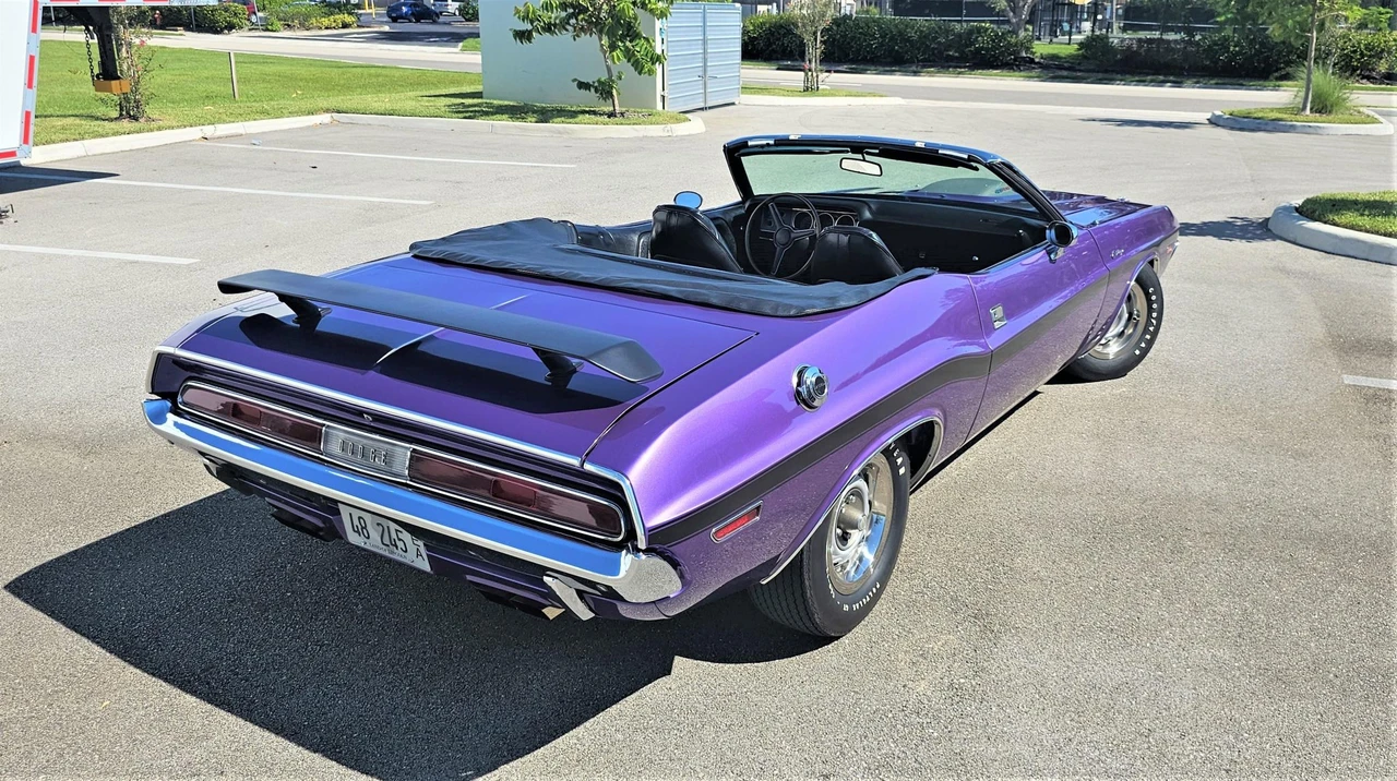 1970 Dodge Challenger Hemi 1st Gen - Image 10 of 31