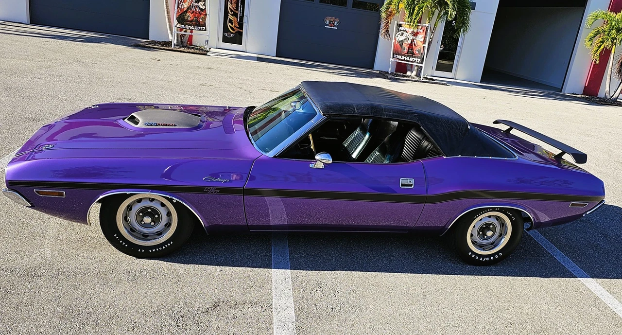 1970 Dodge Challenger Hemi 1st Gen - Image 22 of 31