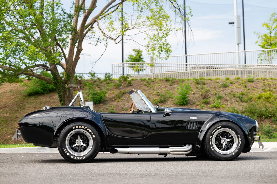 Shelby Cobra Replica - Image 27 of 31