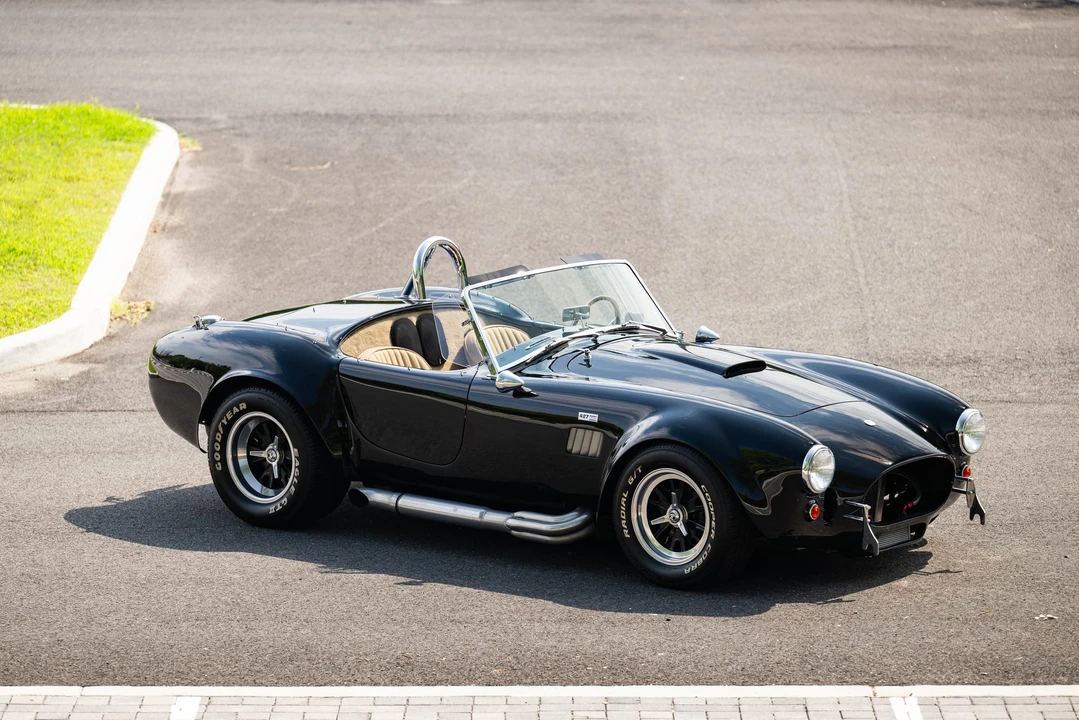 Shelby Cobra Replica - Image 25 of 31