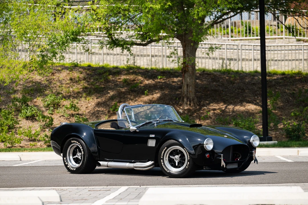 Shelby Cobra Replica - Image 18 of 31