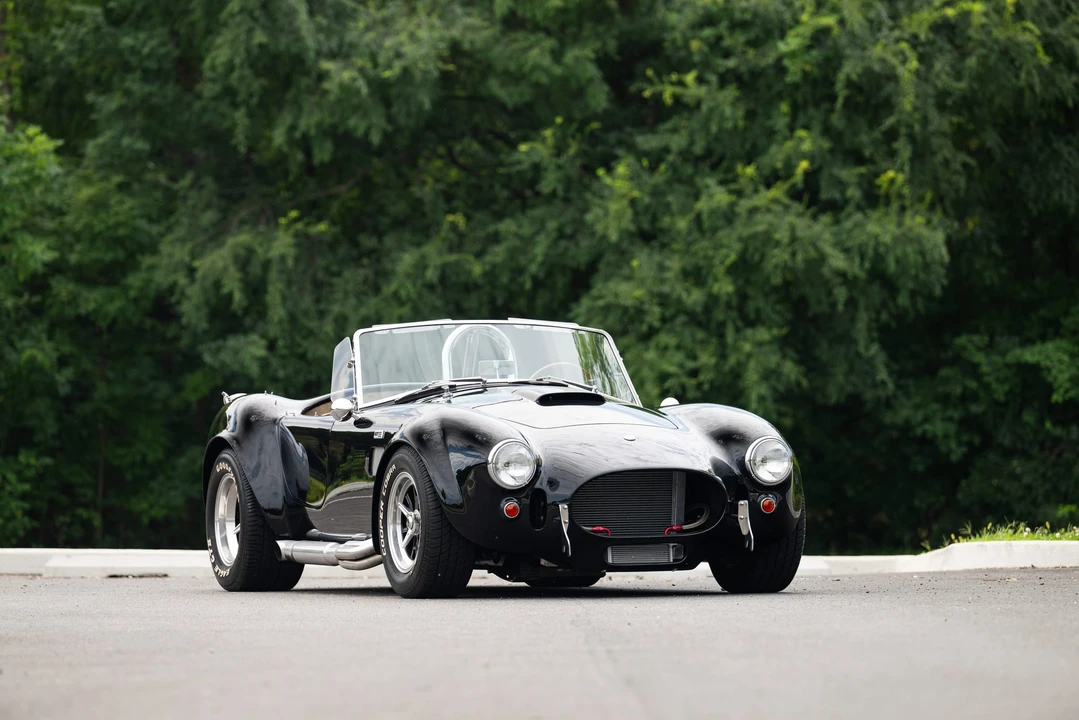 Shelby Cobra Replica - Image 8 of 31