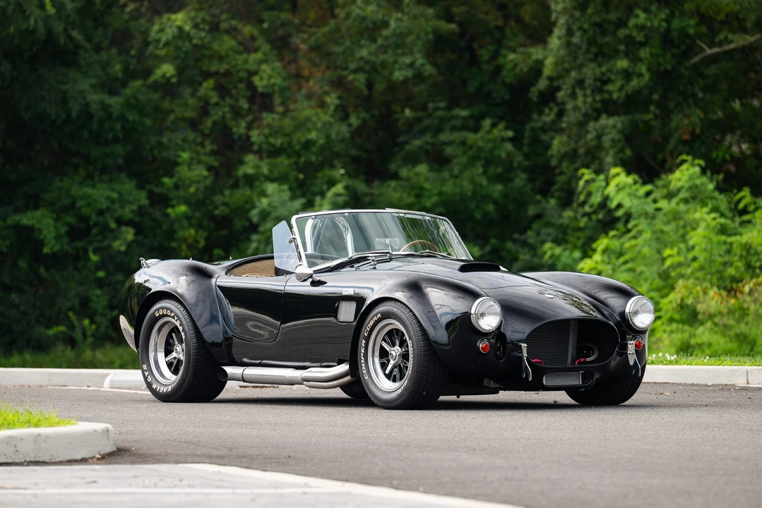 Shelby Cobra Replica - Image 14 of 31