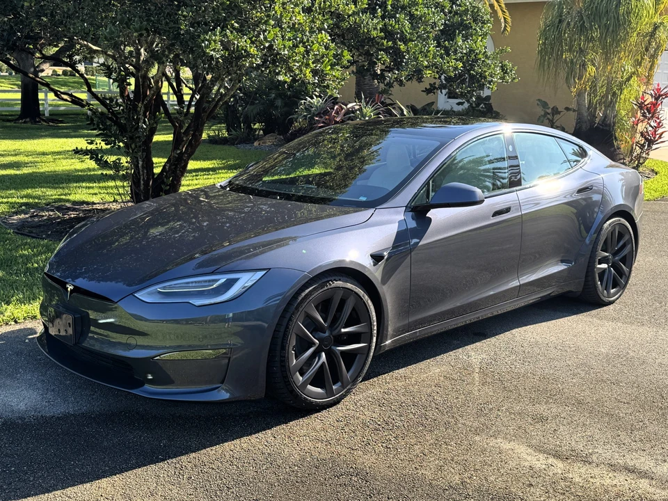 2022 Tesla Model S Plaid - Image 3 of 31