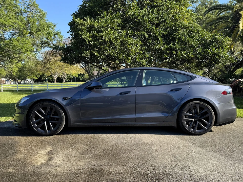 2022 Tesla Model S Plaid - Image 4 of 31