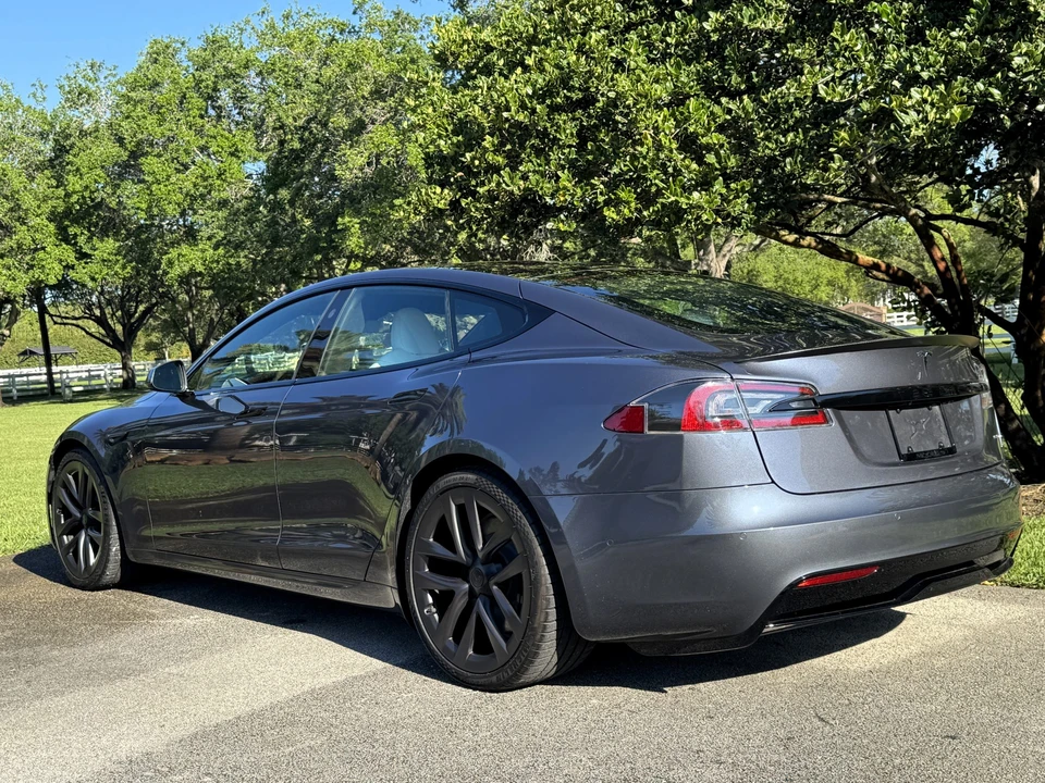 2022 Tesla Model S Plaid - Image 6 of 31
