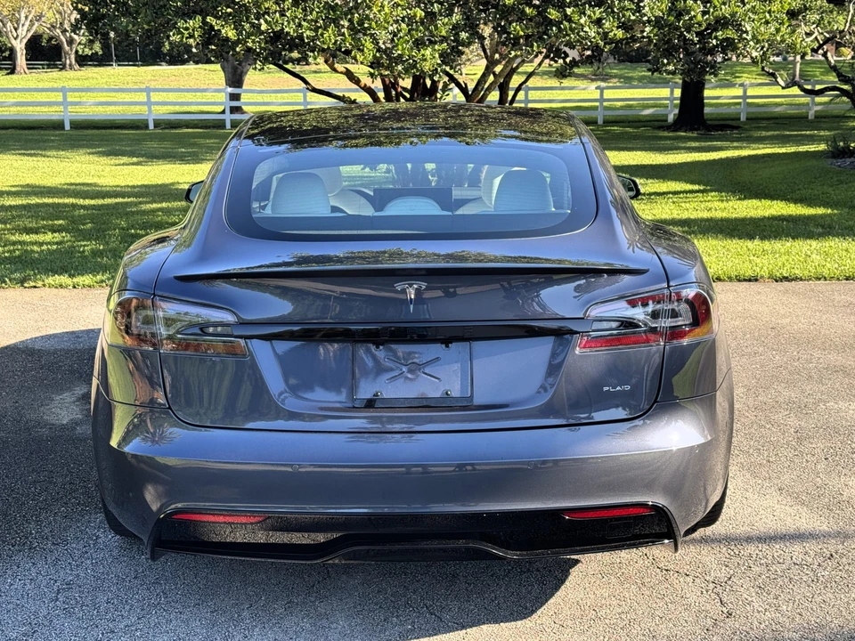 2022 Tesla Model S Plaid - Image 9 of 31