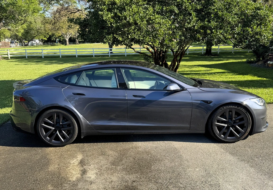 2022 Tesla Model S Plaid - Image 13 of 31