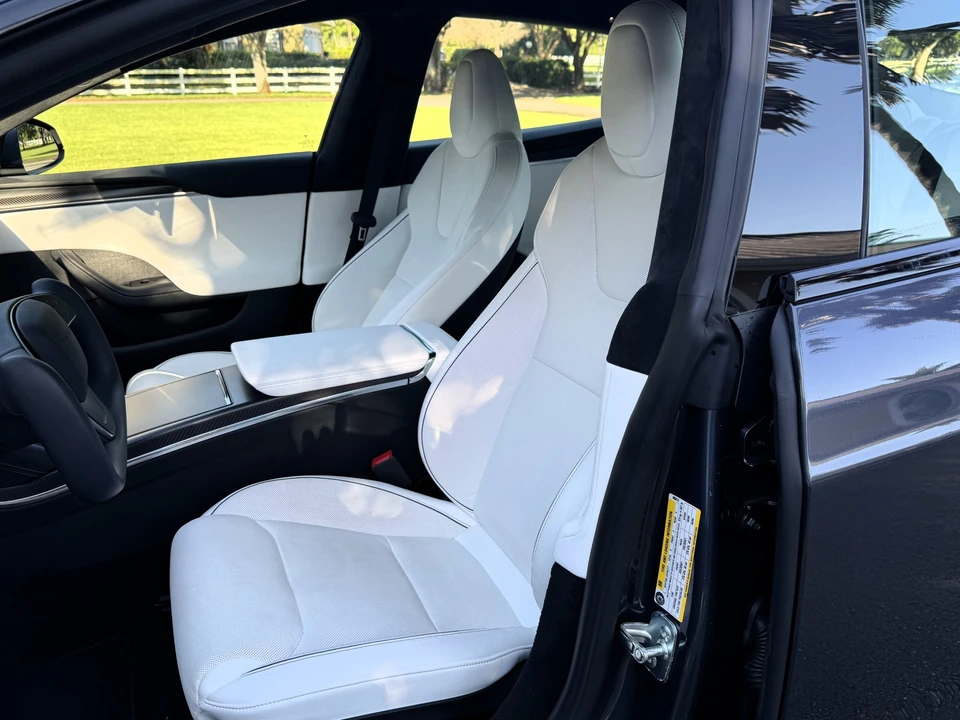 2022 Tesla Model S Plaid - Image 26 of 31
