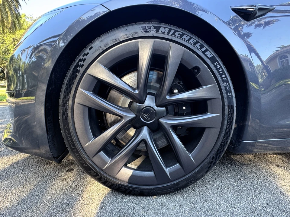2022 Tesla Model S Plaid - Image 22 of 31