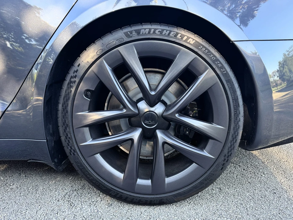 2022 Tesla Model S Plaid - Image 23 of 31