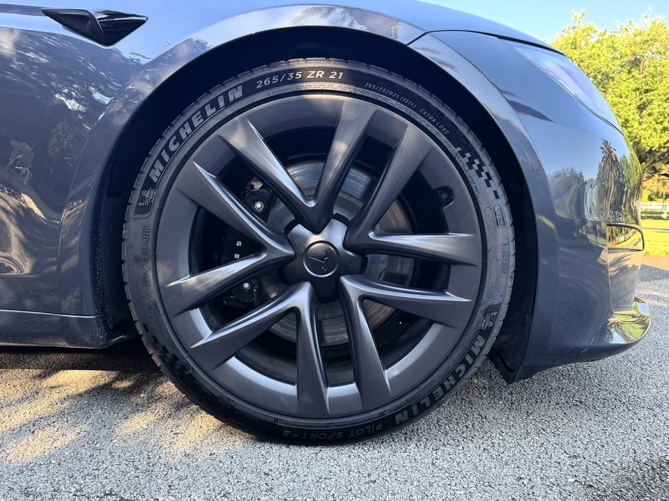 2022 Tesla Model S Plaid - Image 25 of 31