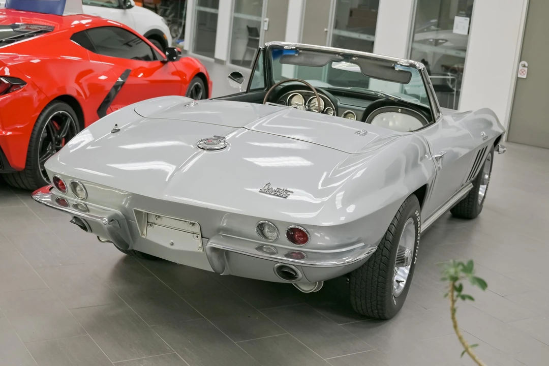 1966 Chevrolet Corvette C2 - Image 7 of 31