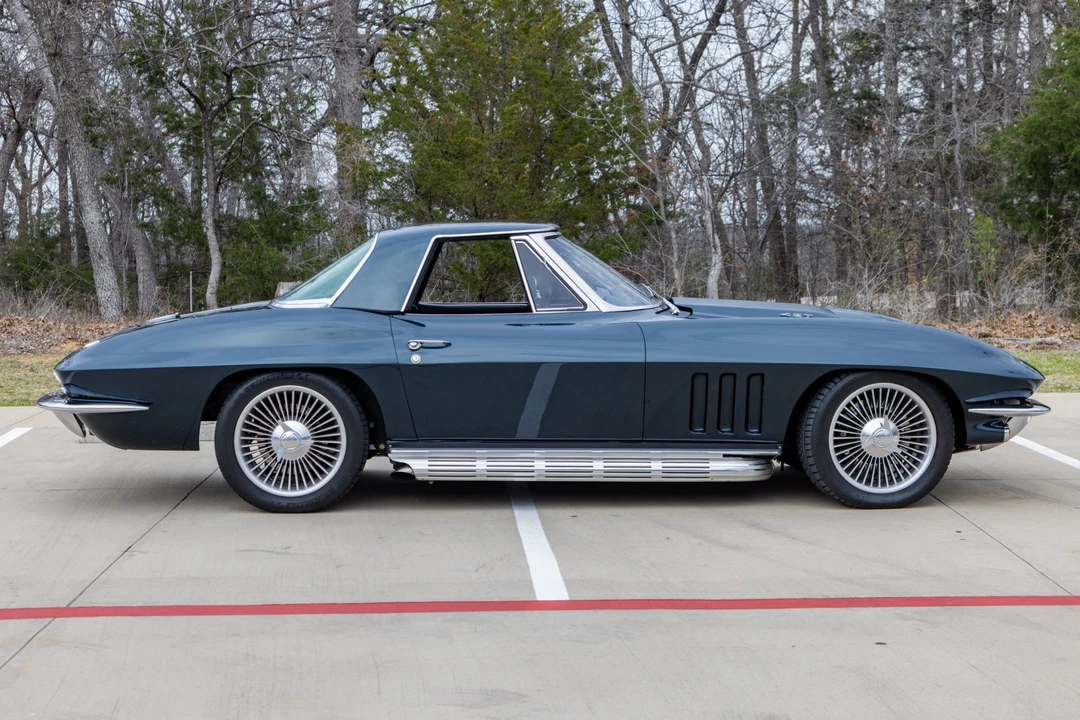 1966 Chevrolet Corvette C2 - Image 13 of 31