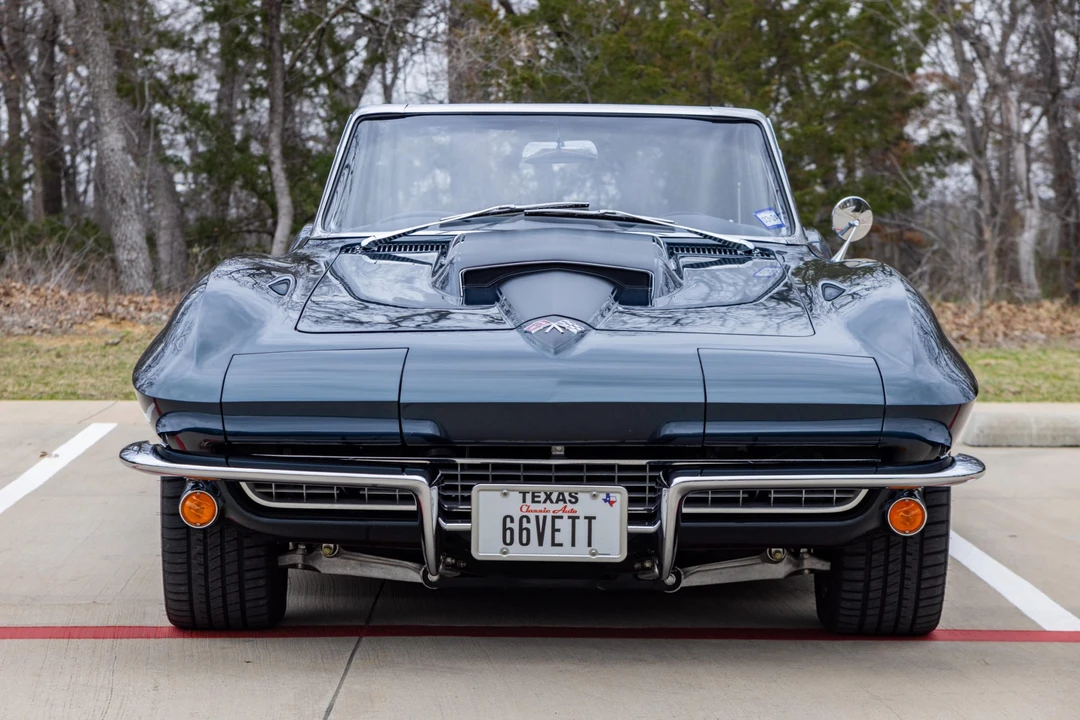 1966 Chevrolet Corvette C2 - Image 3 of 31