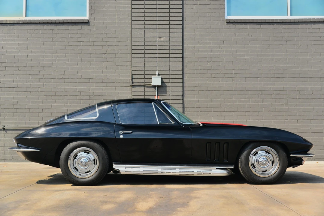 1966 Chevrolet Corvette C2 - Image 11 of 31