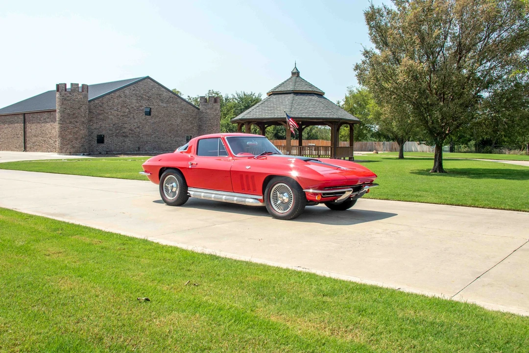 1966 Chevrolet Corvette C2 - Image 2 of 31