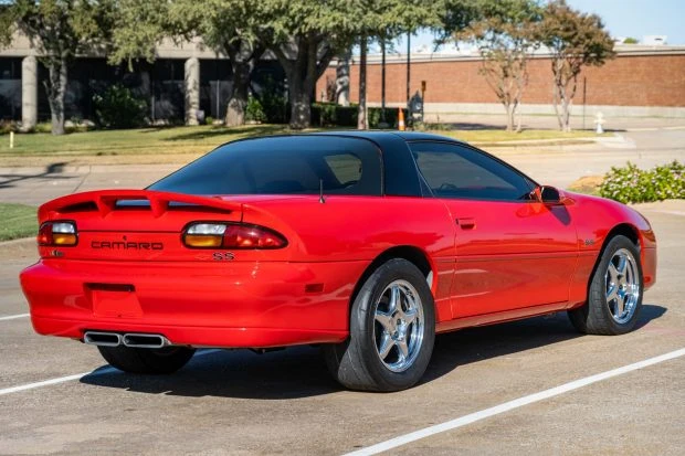 2001 Chevrolet Camaro SS 4th Gen - Image 2 of 7