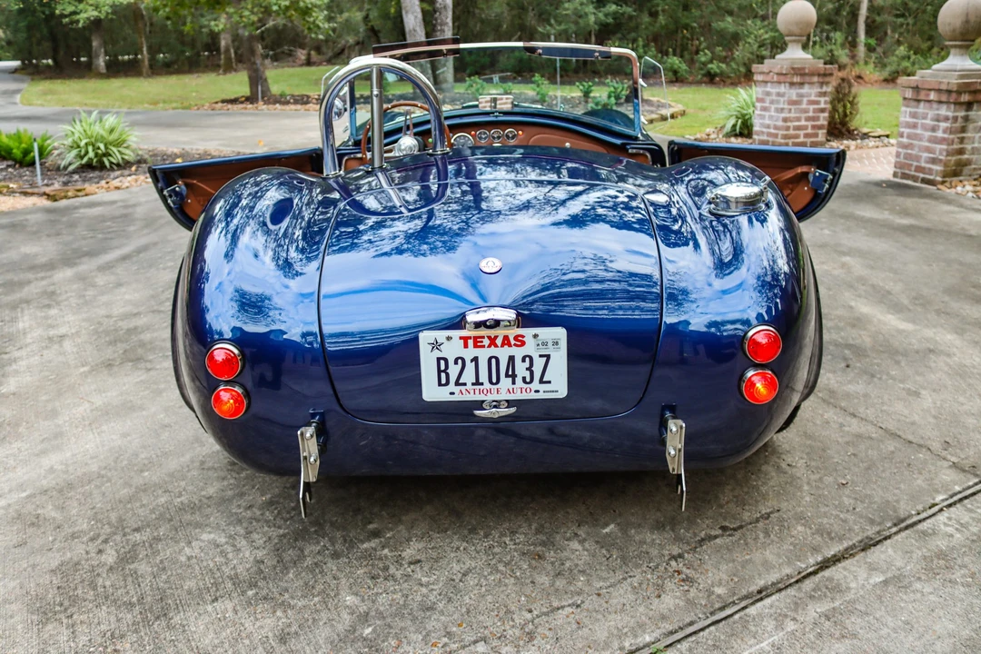 Shelby Cobra Replica - Image 9 of 31