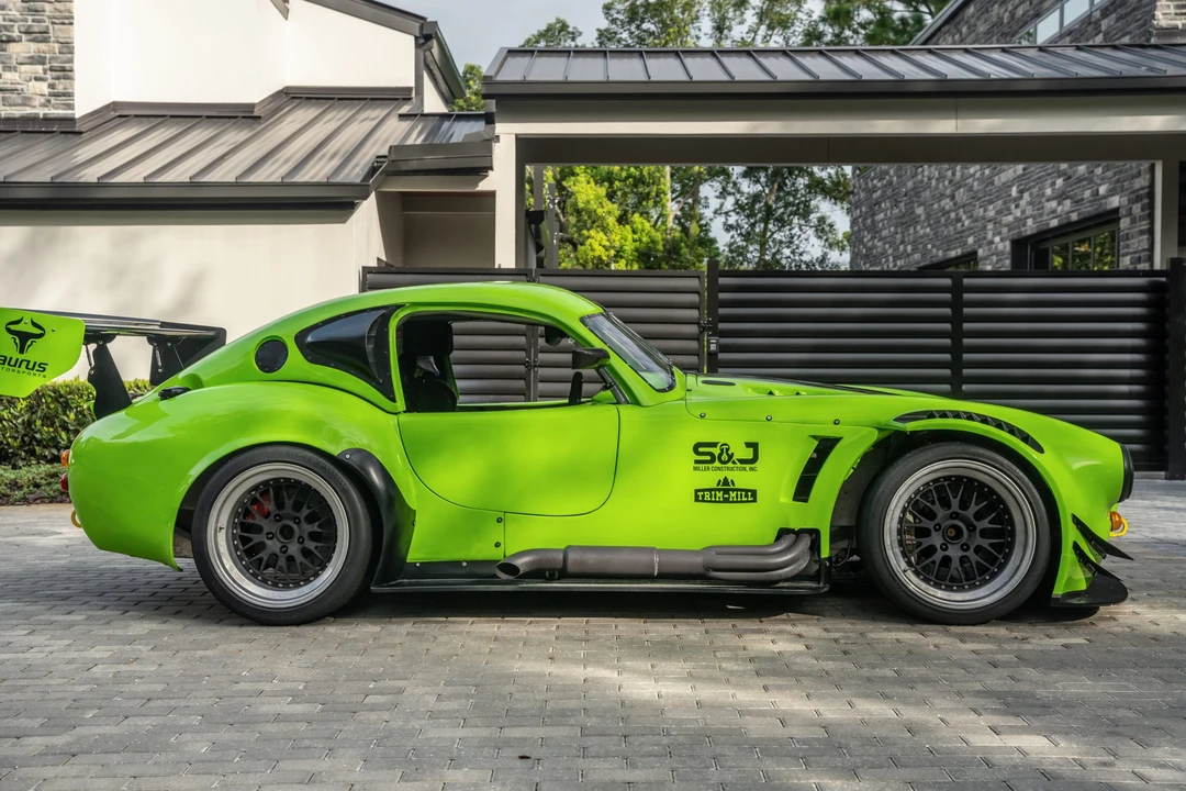 Shelby Cobra Replica - Image 5 of 31