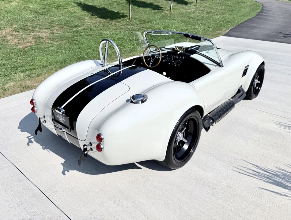 Shelby Cobra Replica - Image 11 of 31