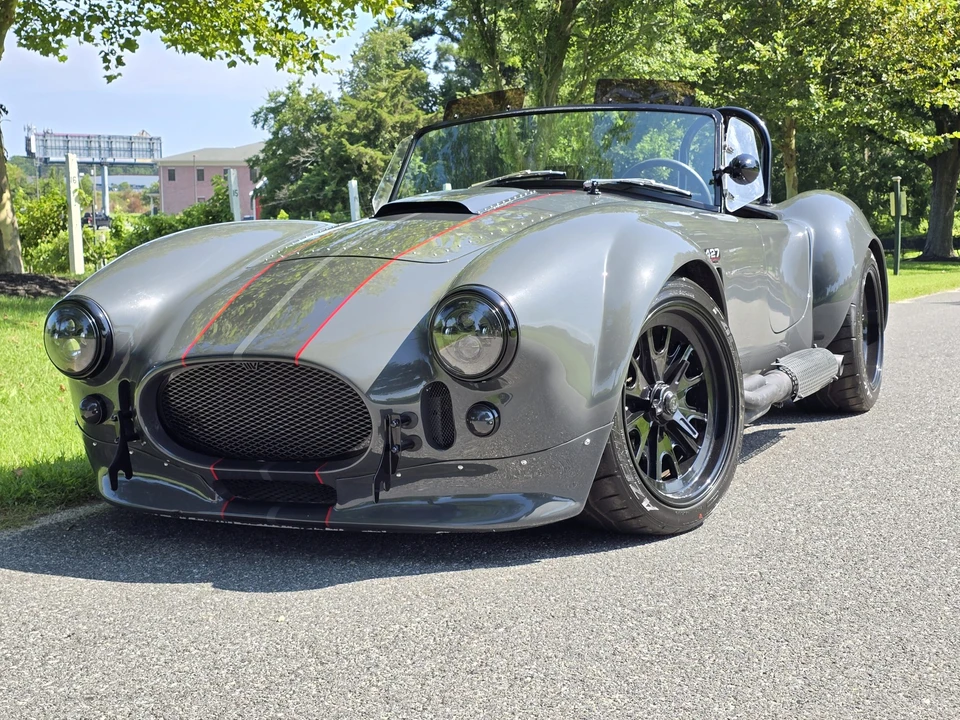 Shelby Cobra Replica - Image 7 of 31