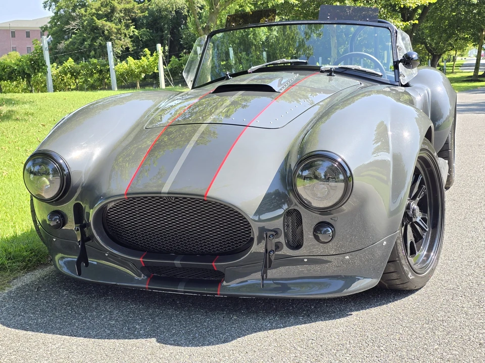 Shelby Cobra Replica - Image 9 of 31