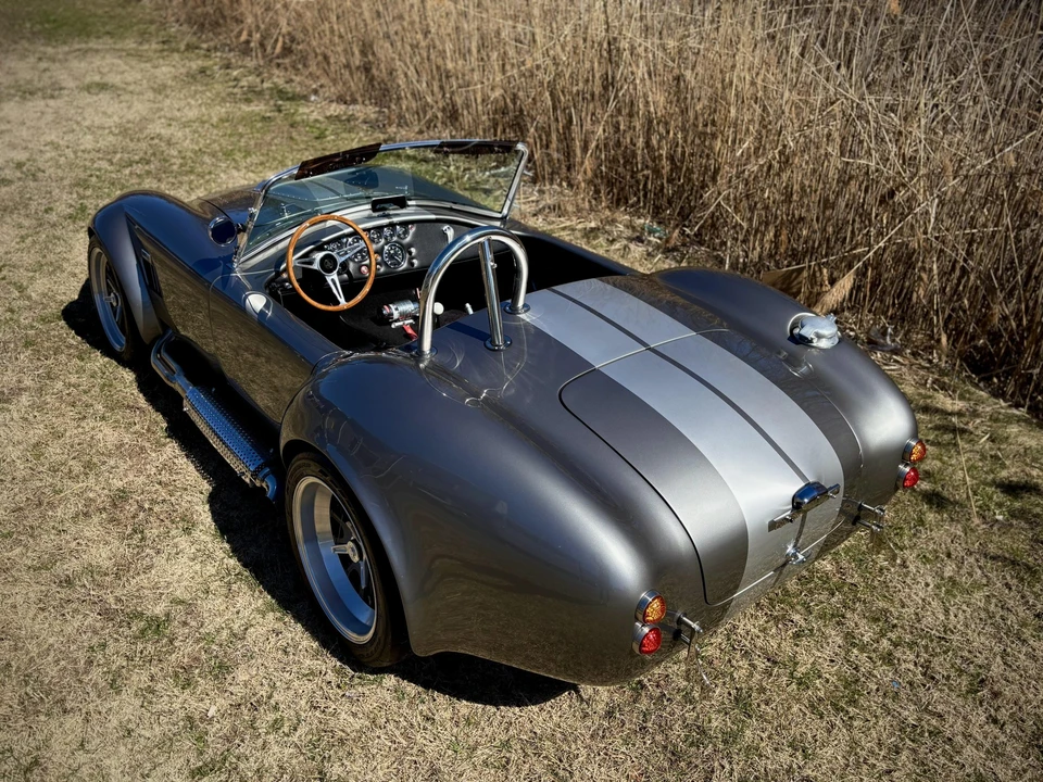 Shelby Cobra Replica - Image 17 of 31