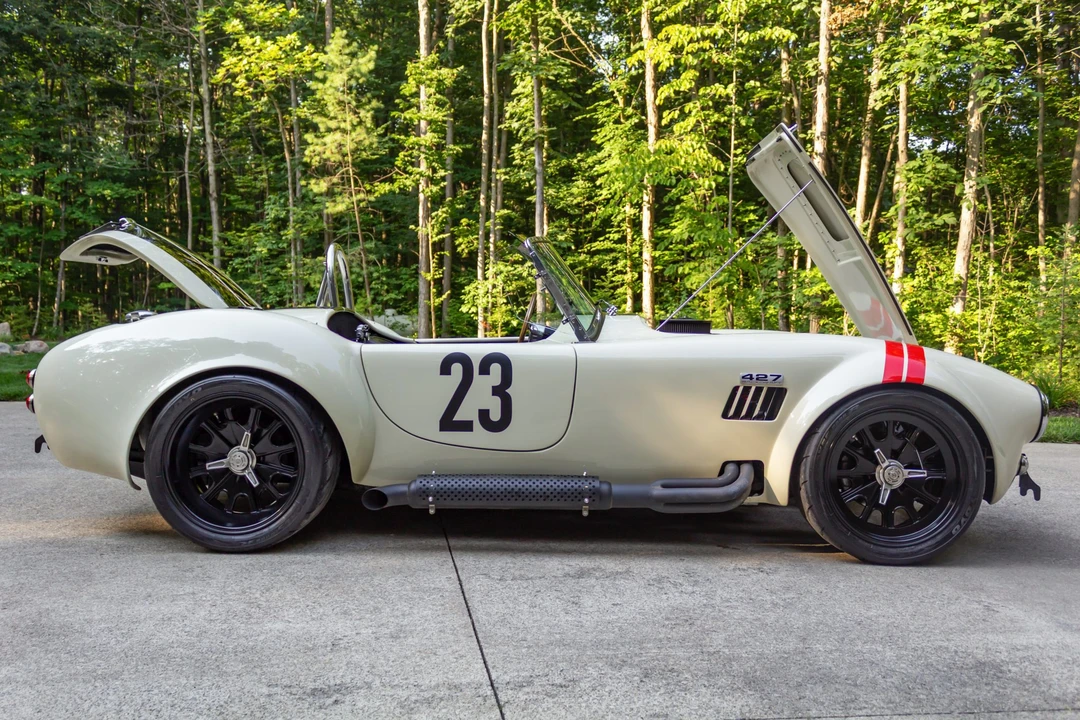 Shelby Cobra Replica - Image 17 of 31