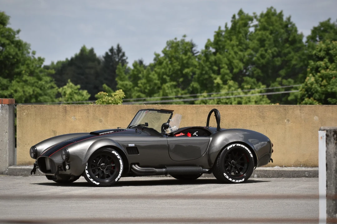 Shelby Cobra Replica - Image 21 of 31