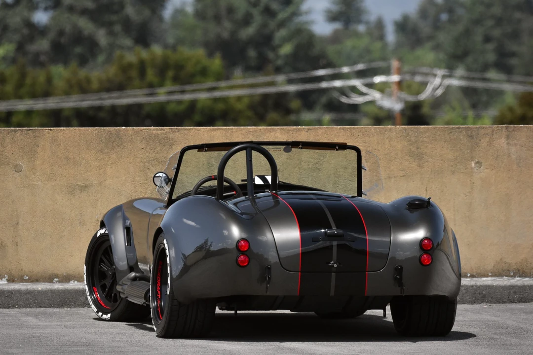 Shelby Cobra Replica - Image 25 of 31