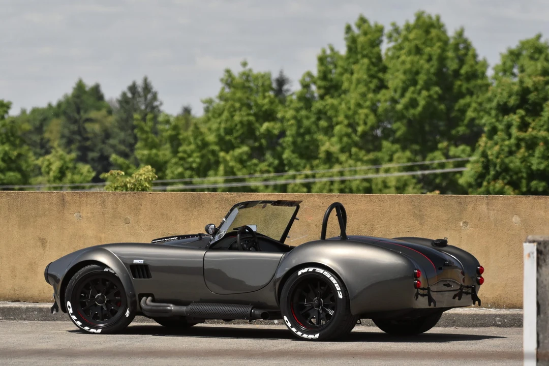 Shelby Cobra Replica - Image 24 of 31