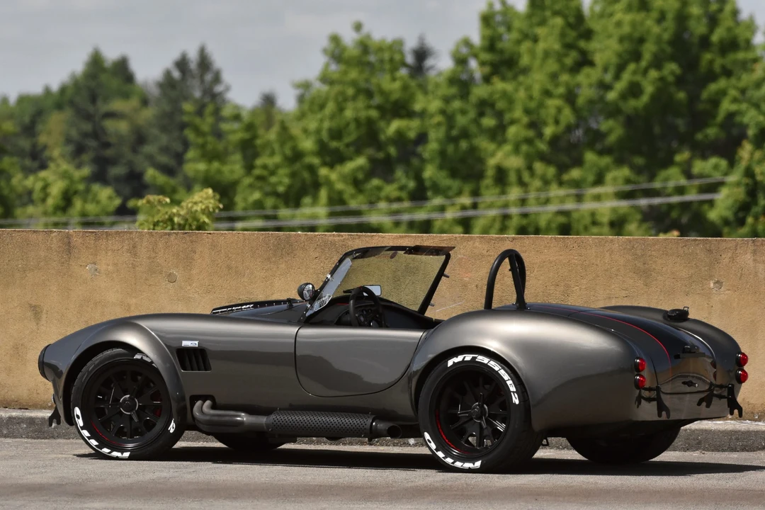 Shelby Cobra Replica - Image 23 of 31