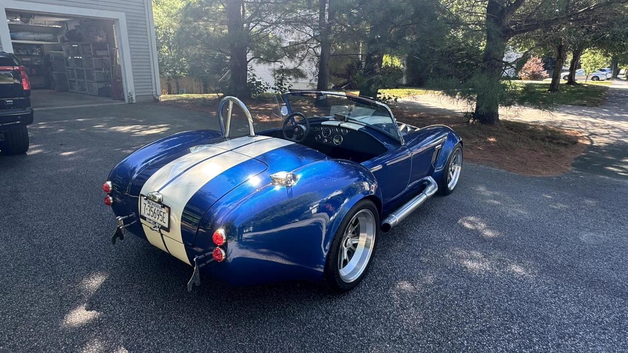 Shelby Cobra Replica - Image 7 of 31