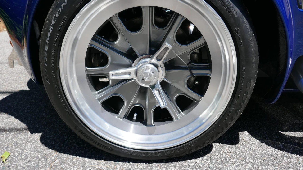Shelby Cobra Replica - Image 18 of 31