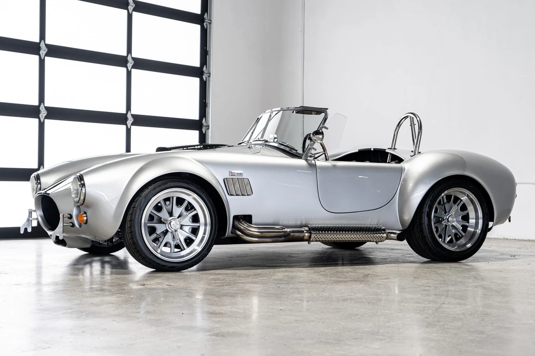 Shelby Cobra Replica - Image 2 of 31