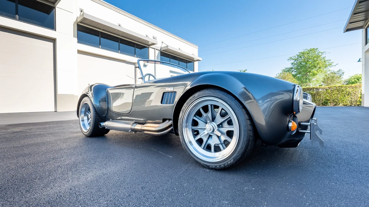 Shelby Cobra Replica - Image 13 of 31