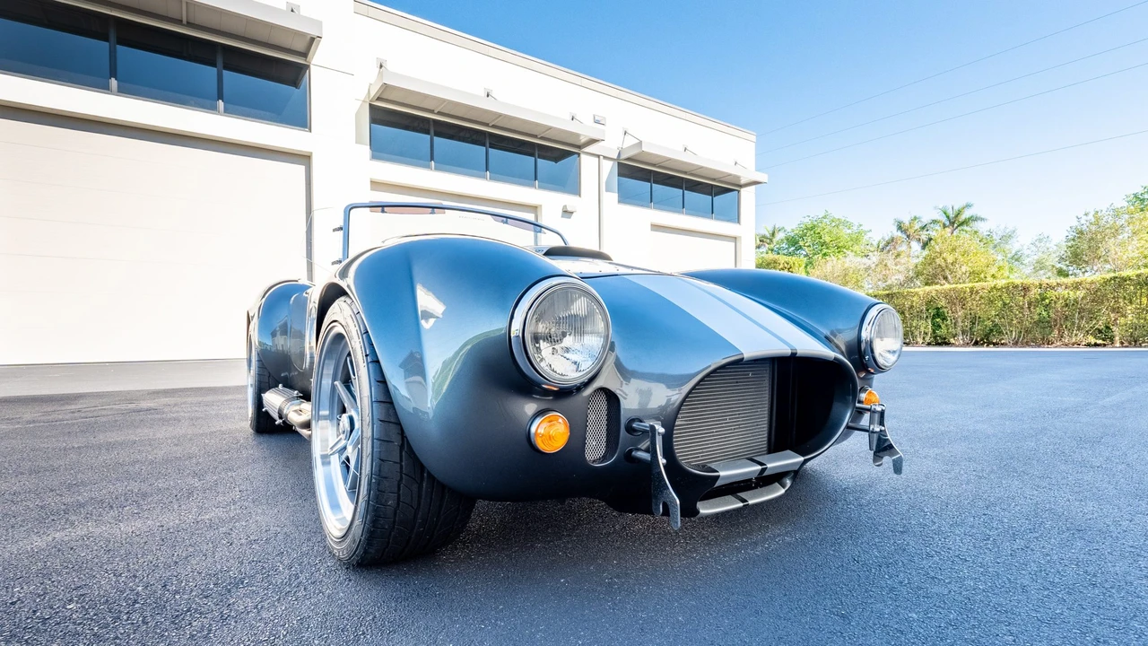 Shelby Cobra Replica - Image 12 of 31
