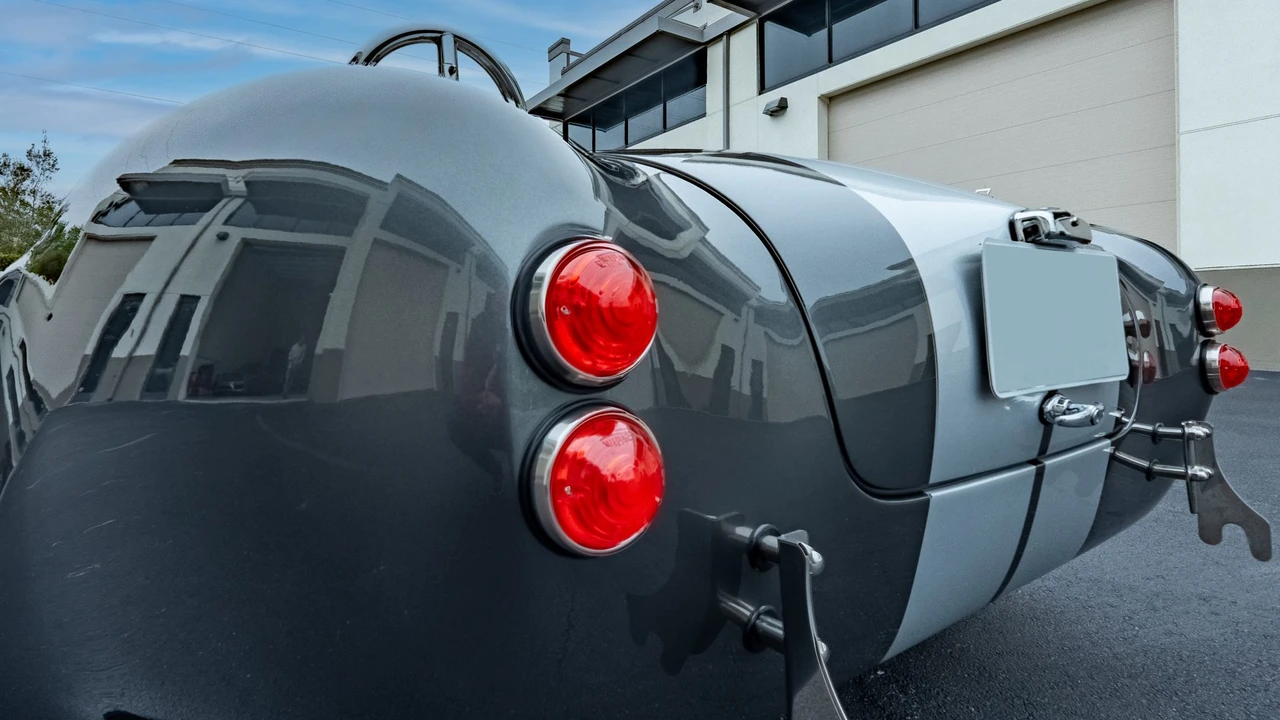 Shelby Cobra Replica - Image 19 of 31