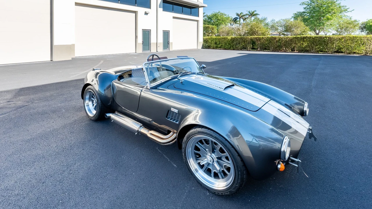 Shelby Cobra Replica - Image 3 of 31