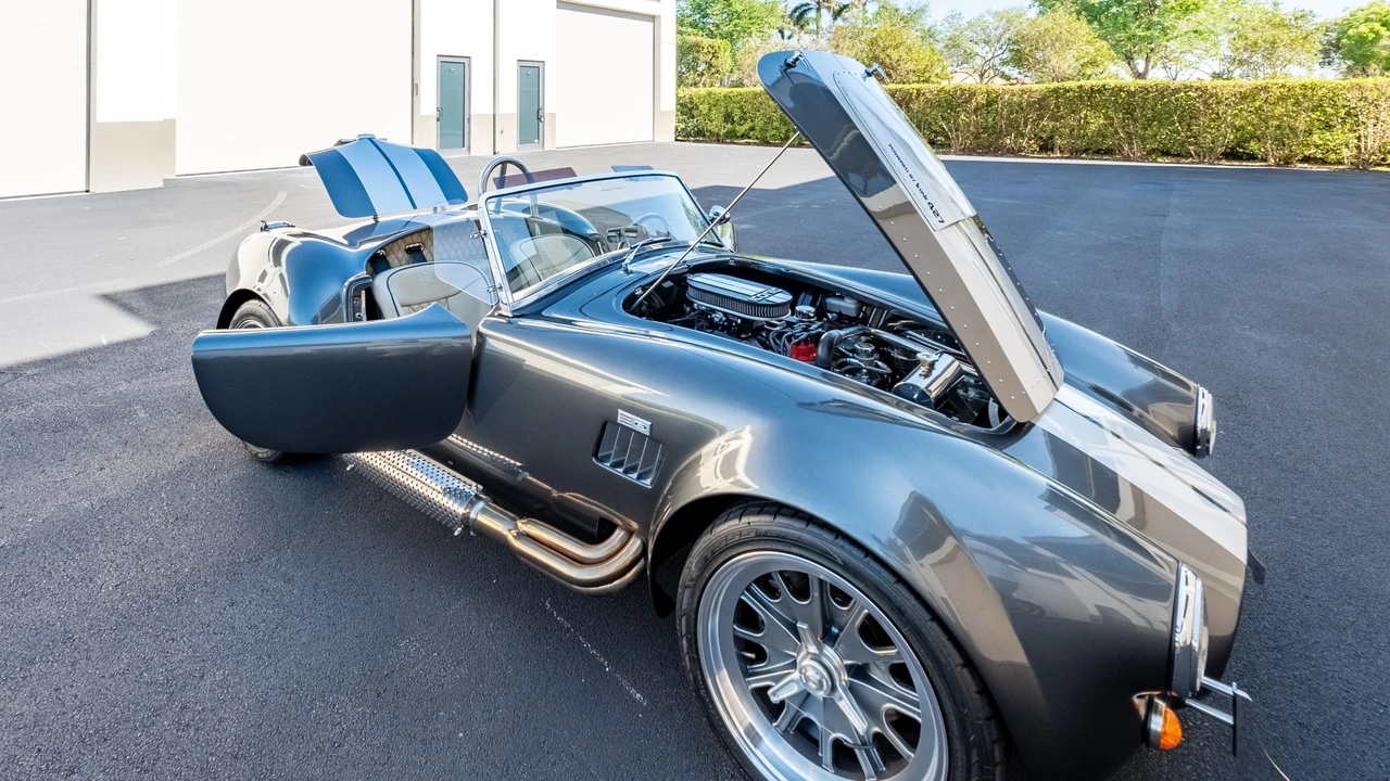 Shelby Cobra Replica - Image 28 of 31