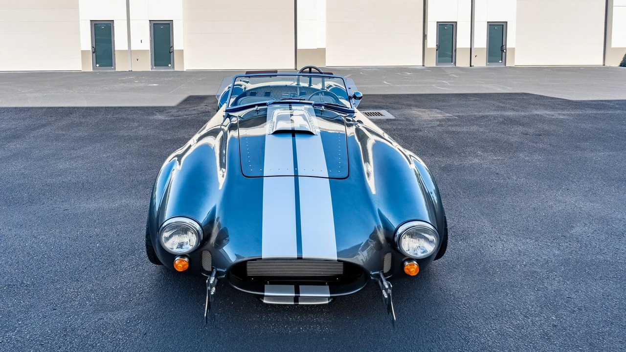 Shelby Cobra Replica - Image 2 of 31