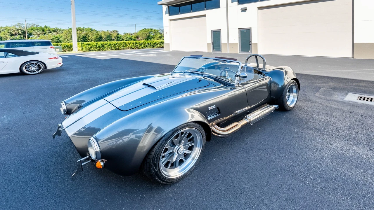 Shelby Cobra Replica - Image 9 of 31